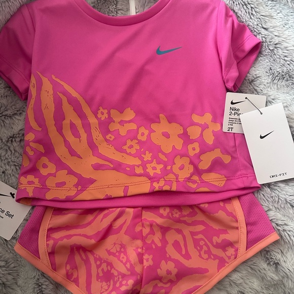 Nike Pink and Orange Floral Toddler Set - Picture 1 of 2